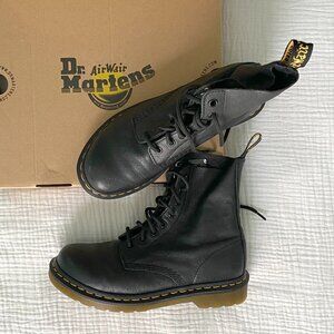 Dr. Martens Women's Pascal Boot Sz. 8W